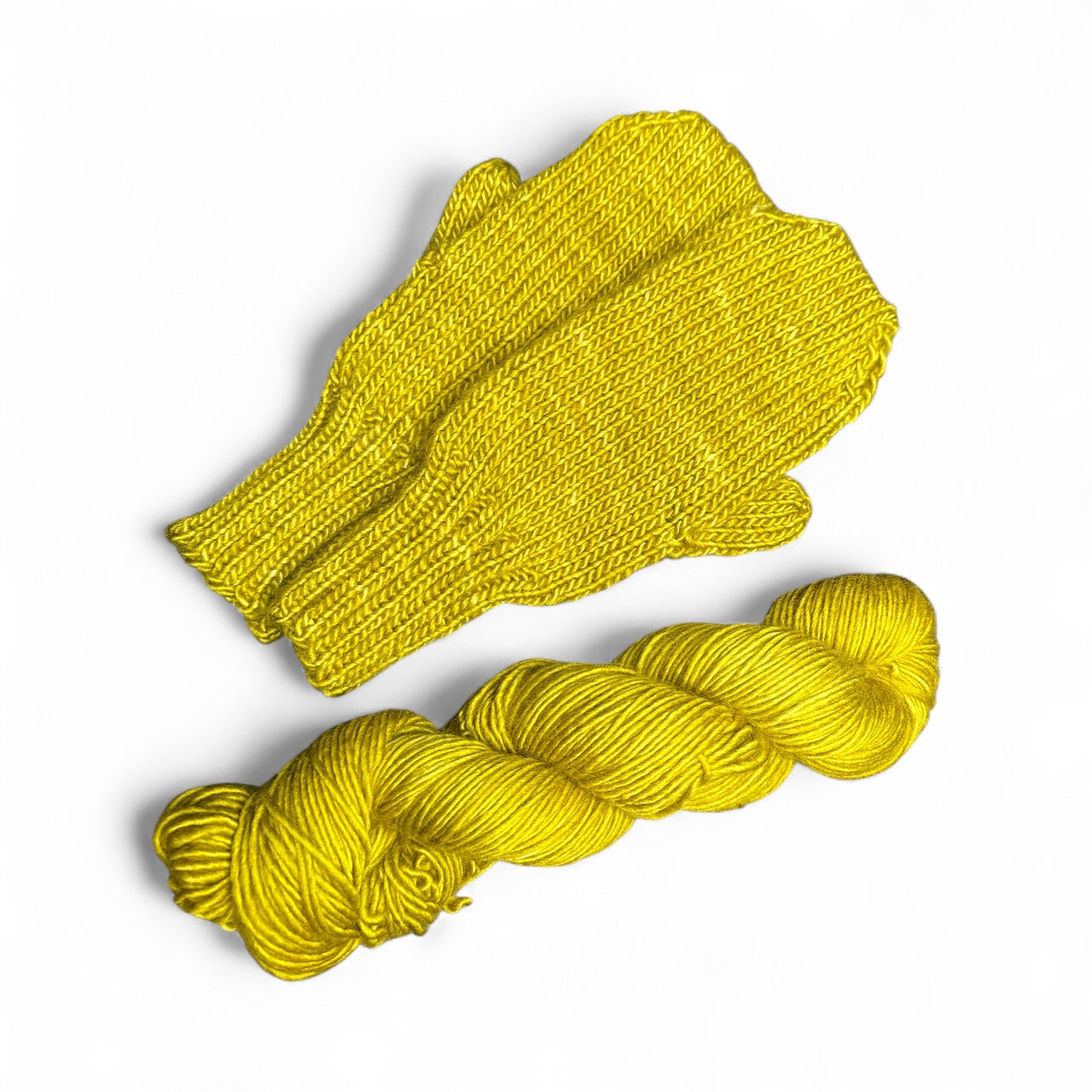 Nią Mittens Knit Pattern